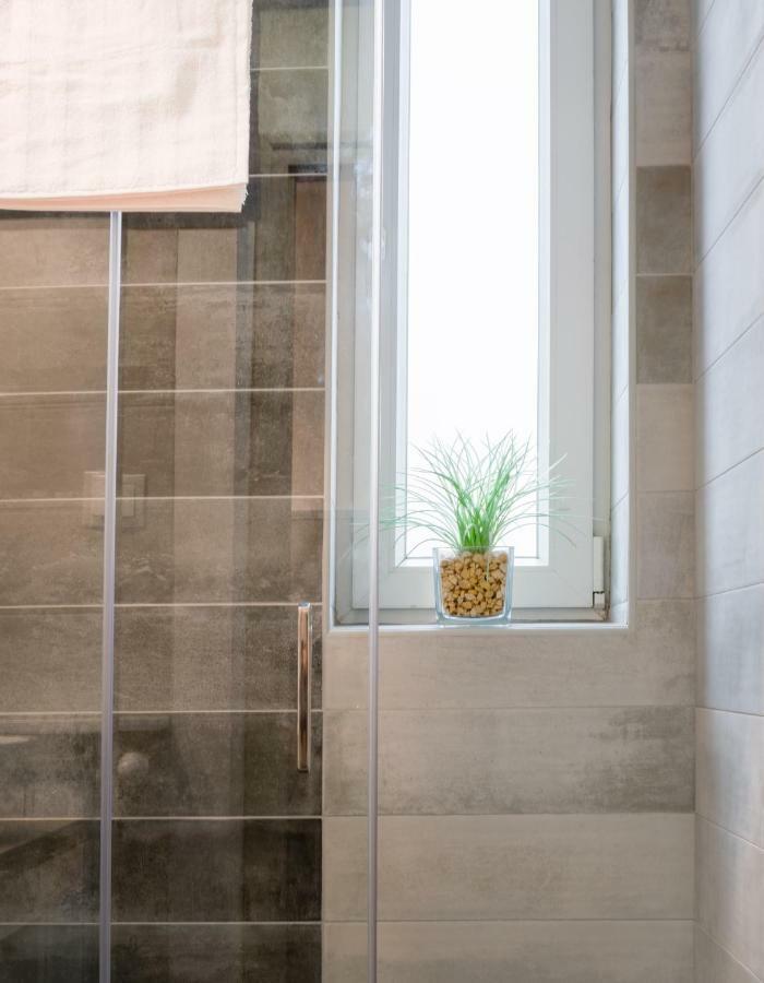 Luxury Studio 24 Gyor Luaran gambar