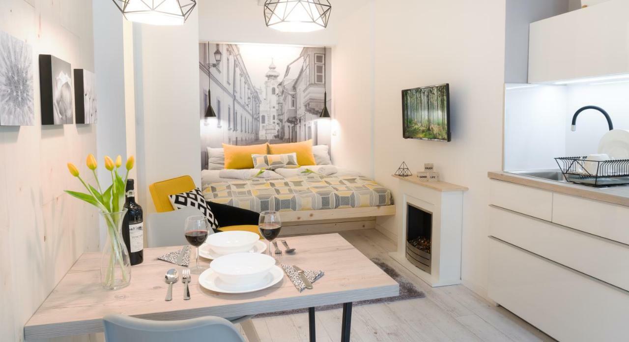 Luxury Studio 24 Gyor Luaran gambar