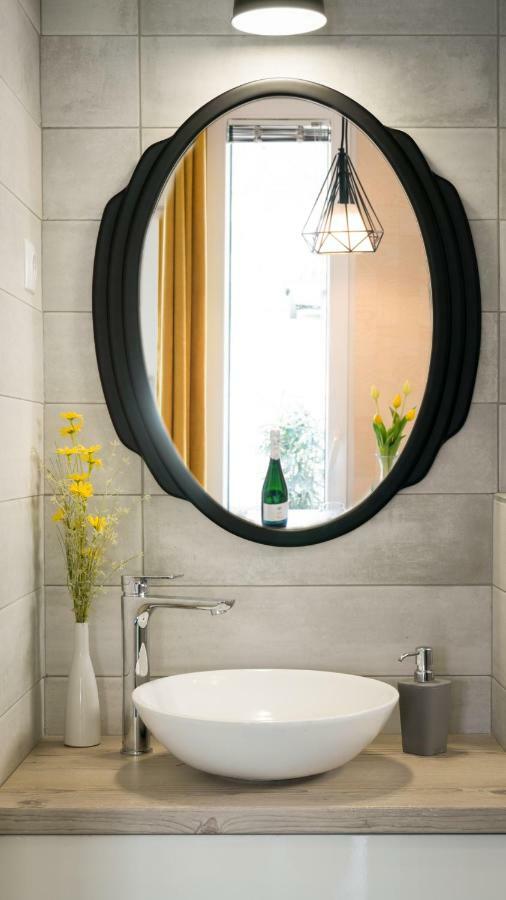 Luxury Studio 24 Gyor Luaran gambar